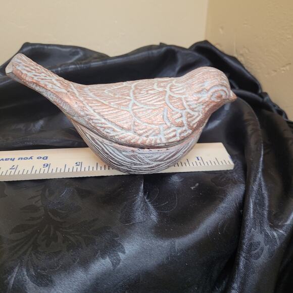 Distressed white cast metal bird. Key hider. Trinket Box NWT - Picture 7 of 8